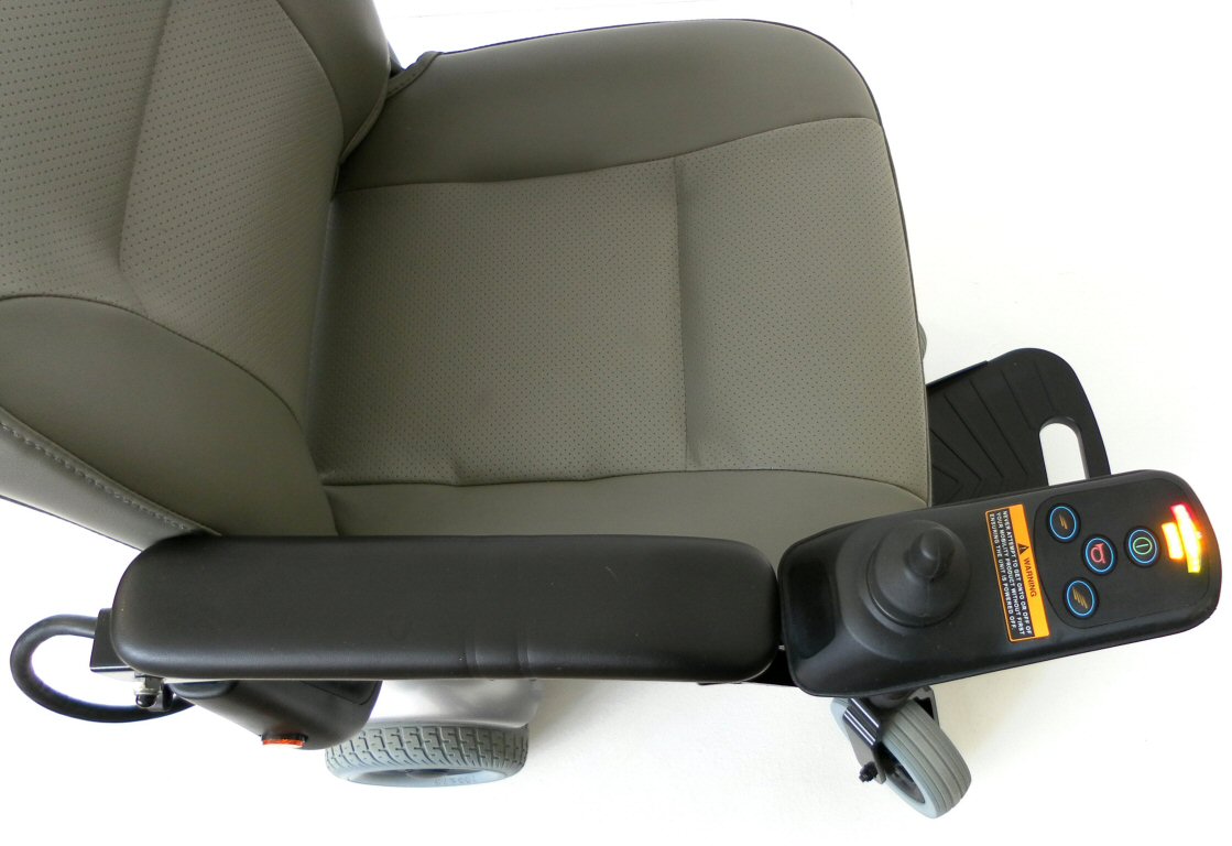 Merits P321 Mobiscoot powerchair